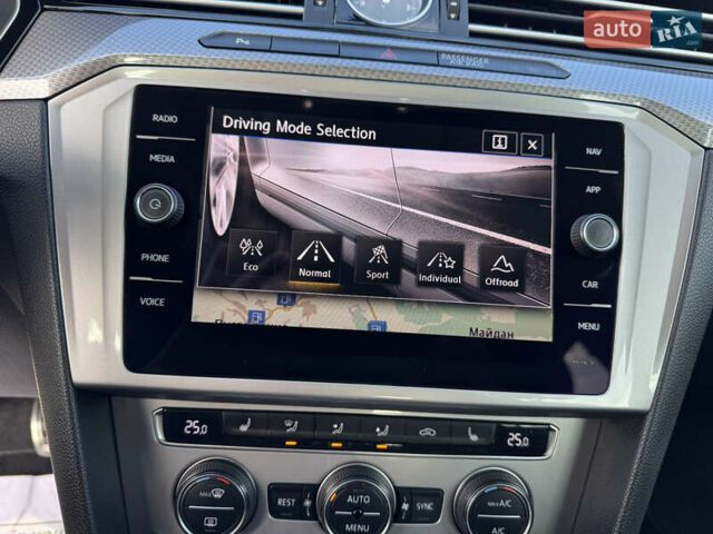 Белый Фольксваген Пассат Альтрак, объемом двигателя 2 л и пробегом 186 тыс. км за 21300 $, фото 70 на Automoto.ua