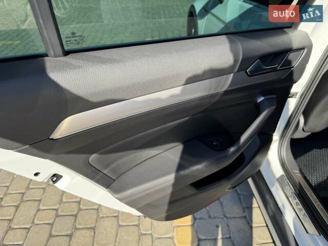 Белый Фольксваген Пассат Альтрак, объемом двигателя 2 л и пробегом 255 тыс. км за 20750 $, фото 46 на Automoto.ua