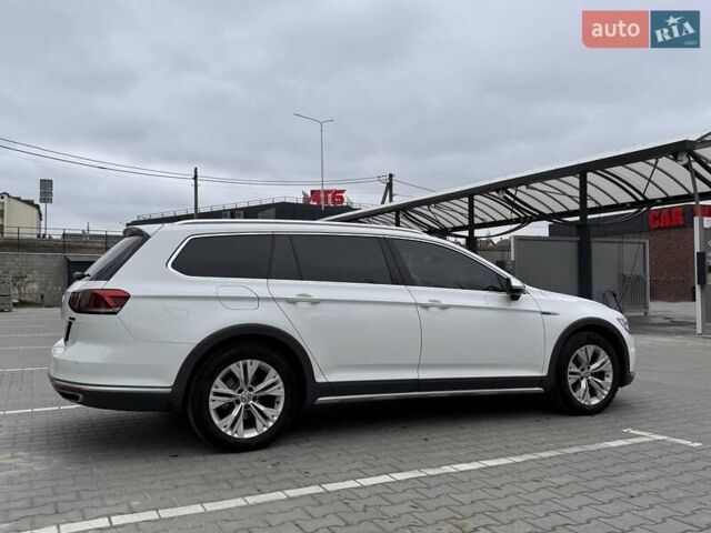 Белый Фольксваген Пассат Альтрак, объемом двигателя 2 л и пробегом 185 тыс. км за 22900 $, фото 4 на Automoto.ua