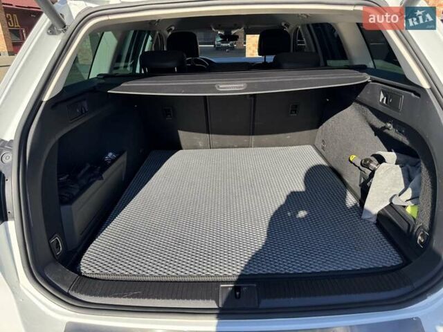 Белый Фольксваген Пассат Альтрак, объемом двигателя 2 л и пробегом 255 тыс. км за 20750 $, фото 48 на Automoto.ua