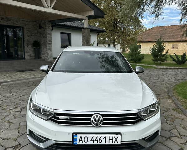 Белый Фольксваген Пассат Альтрак, объемом двигателя 2 л и пробегом 190 тыс. км за 23500 $, фото 5 на Automoto.ua