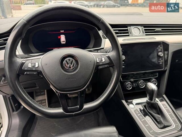 Белый Фольксваген Пассат Альтрак, объемом двигателя 2 л и пробегом 185 тыс. км за 22900 $, фото 14 на Automoto.ua