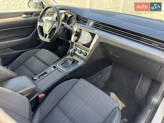 Белый Фольксваген Пассат Альтрак, объемом двигателя 2 л и пробегом 186 тыс. км за 20300 $, фото 34 на Automoto.ua