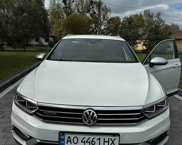 Белый Фольксваген Пассат Альтрак, объемом двигателя 2 л и пробегом 190 тыс. км за 23500 $, фото 7 на Automoto.ua