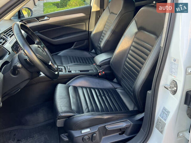 Белый Фольксваген Пассат Альтрак, объемом двигателя 2 л и пробегом 256 тыс. км за 17600 $, фото 14 на Automoto.ua