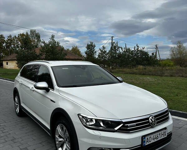 Белый Фольксваген Пассат Альтрак, объемом двигателя 2 л и пробегом 190 тыс. км за 23500 $, фото 8 на Automoto.ua