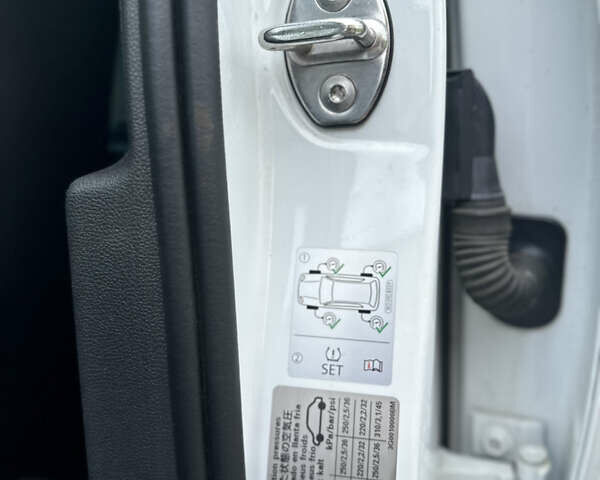 Белый Фольксваген Пассат Альтрак, объемом двигателя 2 л и пробегом 190 тыс. км за 23500 $, фото 36 на Automoto.ua