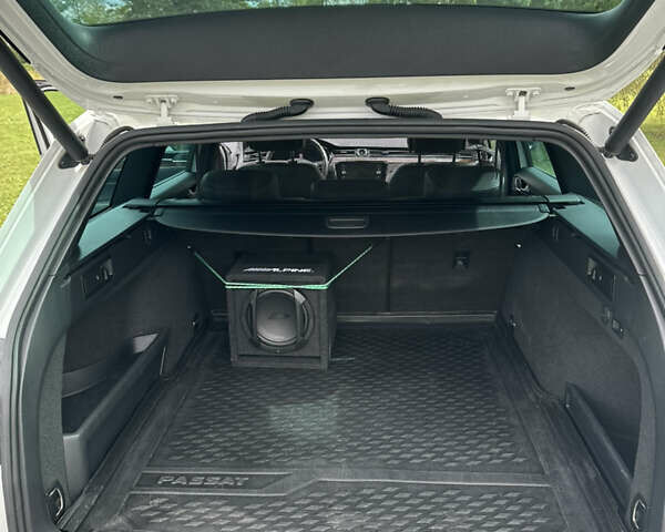 Белый Фольксваген Пассат Альтрак, объемом двигателя 2 л и пробегом 190 тыс. км за 23500 $, фото 35 на Automoto.ua