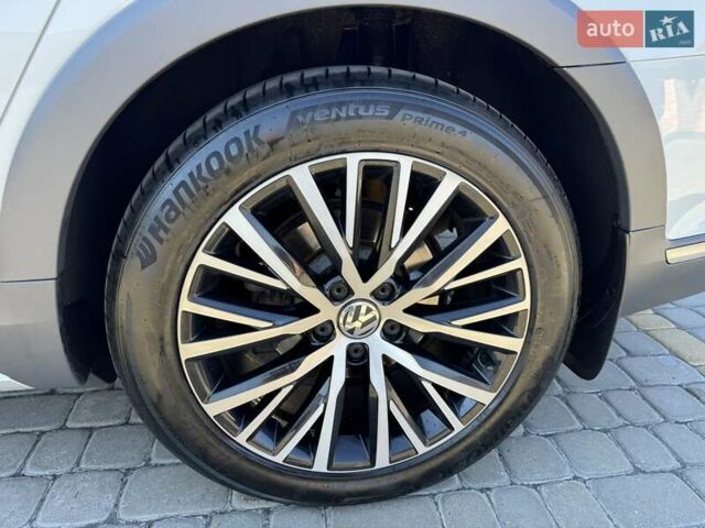 Белый Фольксваген Пассат Альтрак, объемом двигателя 2 л и пробегом 255 тыс. км за 20750 $, фото 20 на Automoto.ua