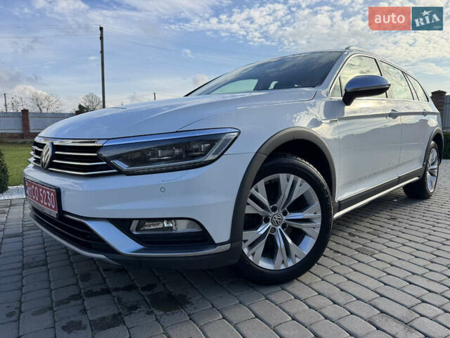 Белый Фольксваген Пассат Альтрак, объемом двигателя 2 л и пробегом 186 тыс. км за 21300 $, фото 3 на Automoto.ua