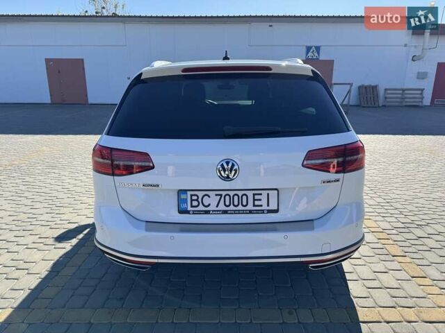 Белый Фольксваген Пассат Альтрак, объемом двигателя 2 л и пробегом 255 тыс. км за 20750 $, фото 6 на Automoto.ua