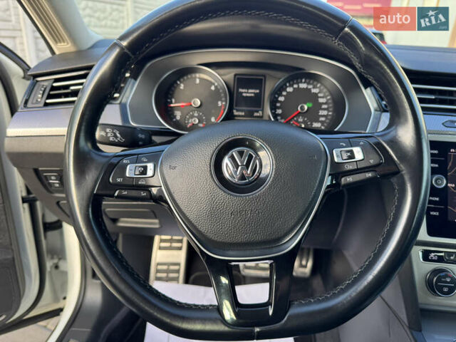 Белый Фольксваген Пассат Альтрак, объемом двигателя 2 л и пробегом 186 тыс. км за 20300 $, фото 43 на Automoto.ua