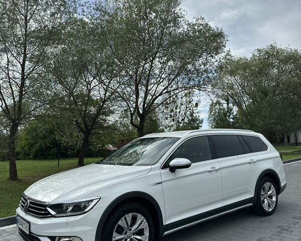 Белый Фольксваген Пассат Альтрак, объемом двигателя 2 л и пробегом 190 тыс. км за 23500 $, фото 13 на Automoto.ua