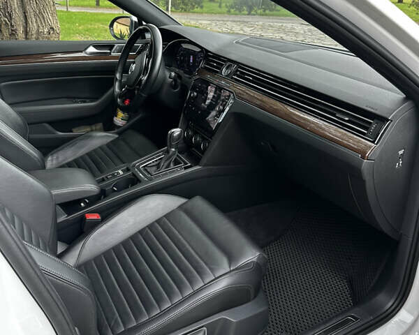 Белый Фольксваген Пассат Альтрак, объемом двигателя 2 л и пробегом 190 тыс. км за 23500 $, фото 28 на Automoto.ua