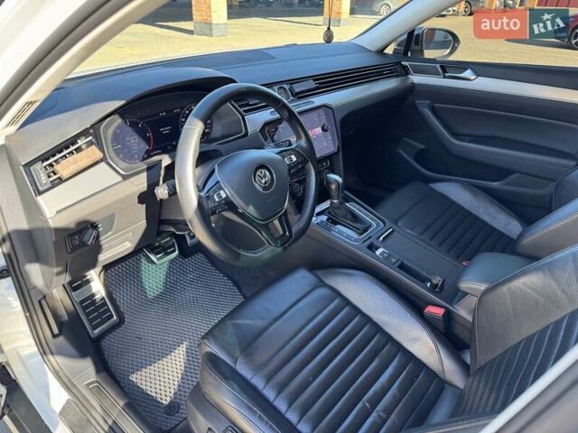 Белый Фольксваген Пассат Альтрак, объемом двигателя 2 л и пробегом 255 тыс. км за 20750 $, фото 24 на Automoto.ua