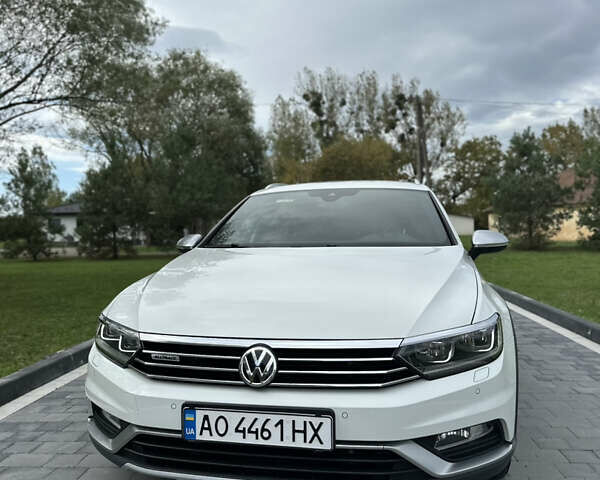 Белый Фольксваген Пассат Альтрак, объемом двигателя 2 л и пробегом 190 тыс. км за 23500 $, фото 16 на Automoto.ua