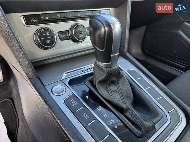 Белый Фольксваген Пассат Альтрак, объемом двигателя 2 л и пробегом 186 тыс. км за 21300 $, фото 55 на Automoto.ua