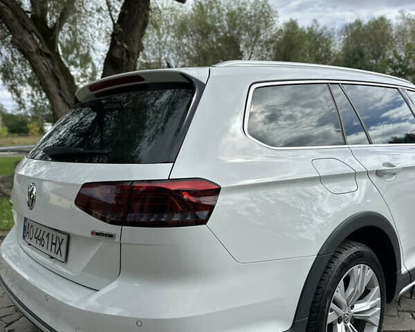 Белый Фольксваген Пассат Альтрак, объемом двигателя 2 л и пробегом 190 тыс. км за 23500 $, фото 6 на Automoto.ua