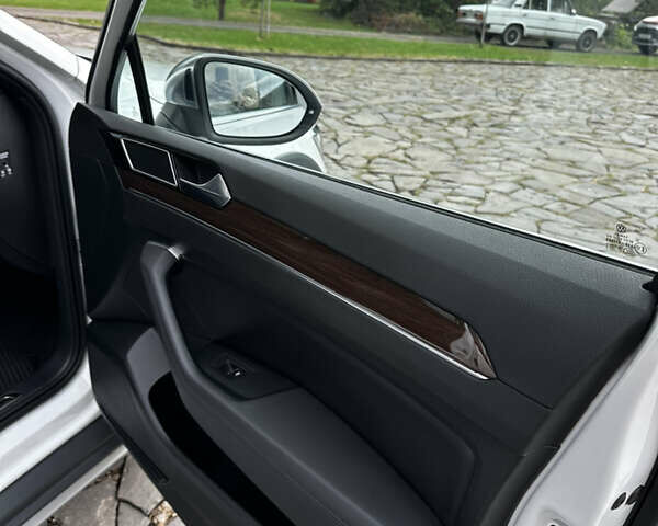 Белый Фольксваген Пассат Альтрак, объемом двигателя 2 л и пробегом 190 тыс. км за 23500 $, фото 29 на Automoto.ua