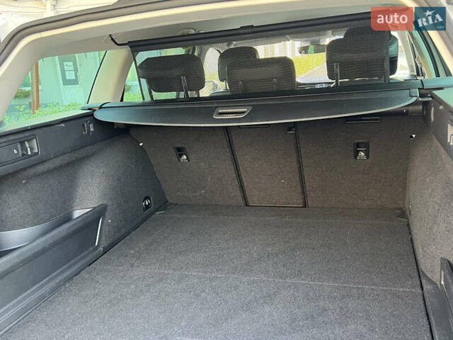 Белый Фольксваген Пассат Альтрак, объемом двигателя 2 л и пробегом 256 тыс. км за 17600 $, фото 31 на Automoto.ua