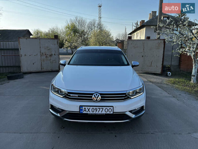 Белый Фольксваген Пассат Альтрак, объемом двигателя 1.97 л и пробегом 235 тыс. км за 23500 $, фото 1 на Automoto.ua