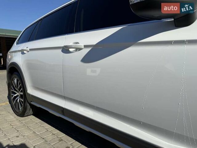 Белый Фольксваген Пассат Альтрак, объемом двигателя 2 л и пробегом 255 тыс. км за 20750 $, фото 18 на Automoto.ua