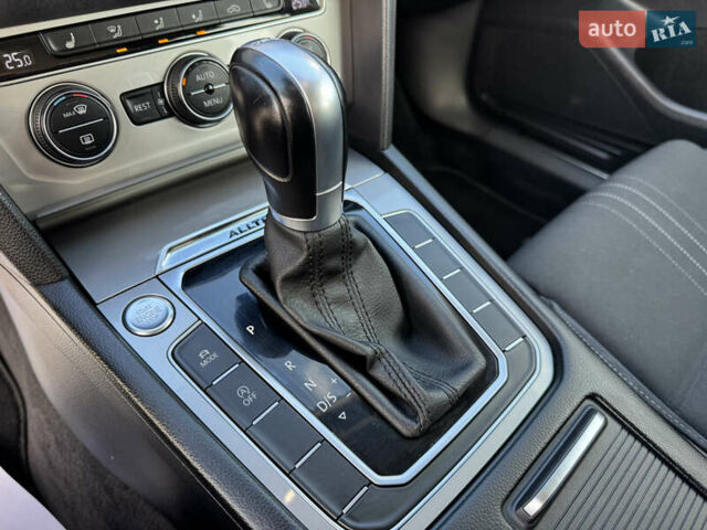 Белый Фольксваген Пассат Альтрак, объемом двигателя 2 л и пробегом 186 тыс. км за 21300 $, фото 54 на Automoto.ua