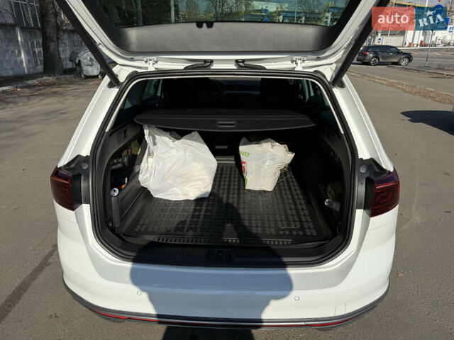 Белый Фольксваген Пассат Альтрак, объемом двигателя 1.97 л и пробегом 198 тыс. км за 25899 $, фото 28 на Automoto.ua