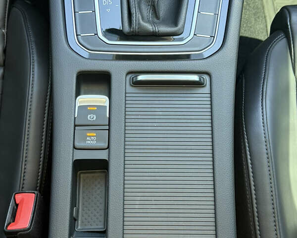 Білий Фольксваген Пассат Альтрак, об'ємом двигуна 2 л та пробігом 176 тис. км за 26500 $, фото 36 на Automoto.ua