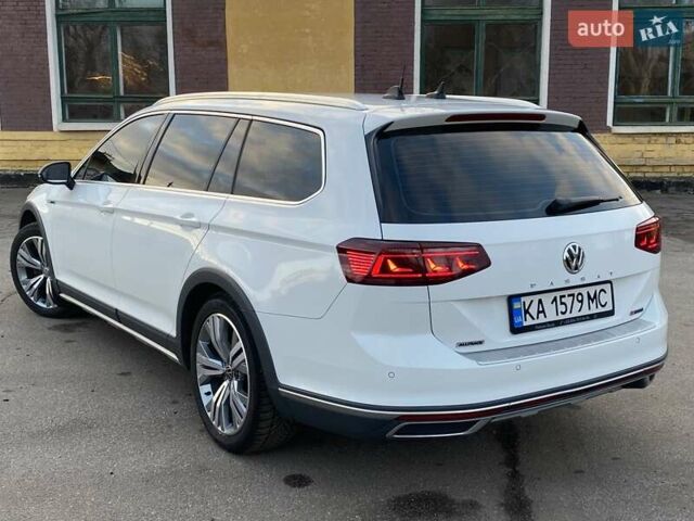 Белый Фольксваген Пассат Альтрак, объемом двигателя 1.97 л и пробегом 255 тыс. км за 22000 $, фото 2 на Automoto.ua