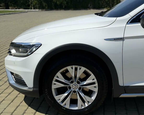 Білий Фольксваген Пассат Альтрак, об'ємом двигуна 2 л та пробігом 176 тис. км за 26500 $, фото 19 на Automoto.ua