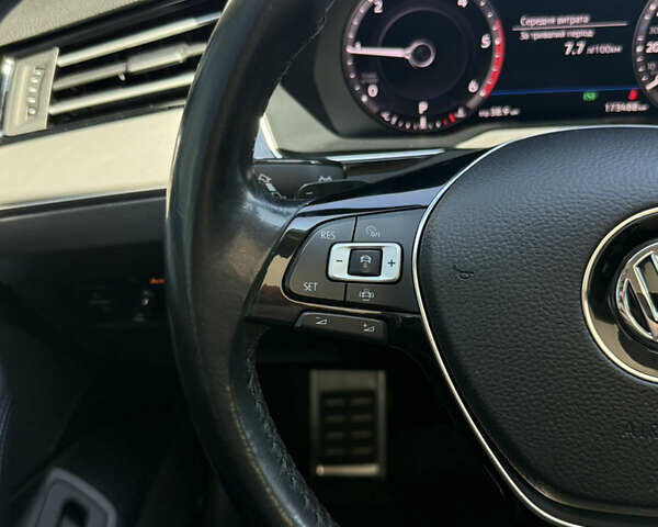 Білий Фольксваген Пассат Альтрак, об'ємом двигуна 2 л та пробігом 176 тис. км за 26500 $, фото 26 на Automoto.ua