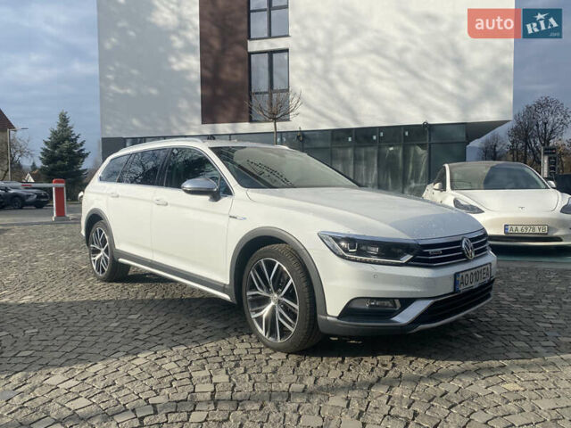 Белый Фольксваген Пассат Альтрак, объемом двигателя 1.97 л и пробегом 280 тыс. км за 23957 $, фото 3 на Automoto.ua
