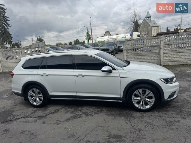 Белый Фольксваген Пассат Альтрак, объемом двигателя 2 л и пробегом 151 тыс. км за 22900 $, фото 82 на Automoto.ua