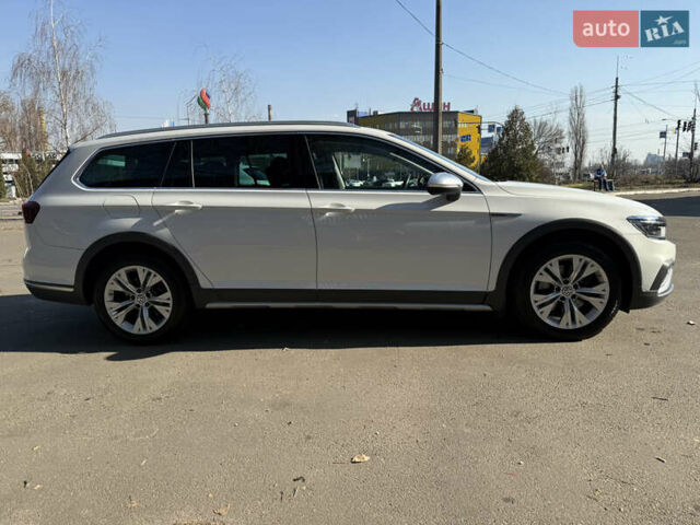 Белый Фольксваген Пассат Альтрак, объемом двигателя 1.97 л и пробегом 198 тыс. км за 25899 $, фото 4 на Automoto.ua