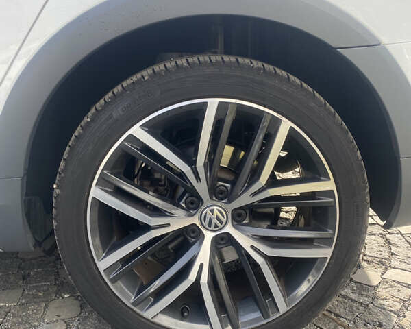 Белый Фольксваген Пассат Альтрак, объемом двигателя 1.97 л и пробегом 280 тыс. км за 23957 $, фото 6 на Automoto.ua