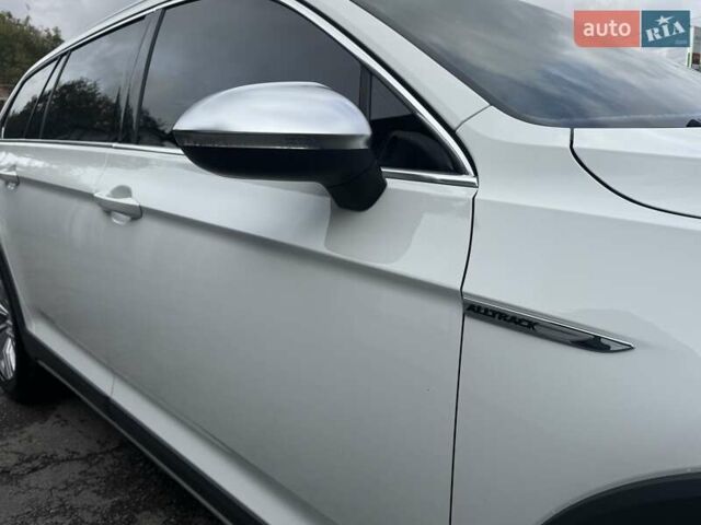 Белый Фольксваген Пассат Альтрак, объемом двигателя 2 л и пробегом 151 тыс. км за 22900 $, фото 84 на Automoto.ua