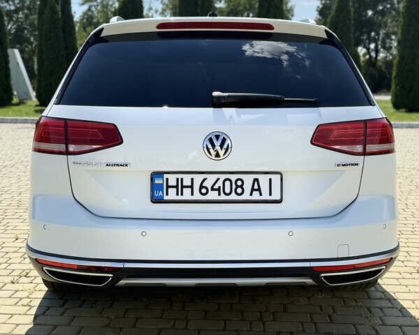 Білий Фольксваген Пассат Альтрак, об'ємом двигуна 2 л та пробігом 176 тис. км за 26500 $, фото 9 на Automoto.ua