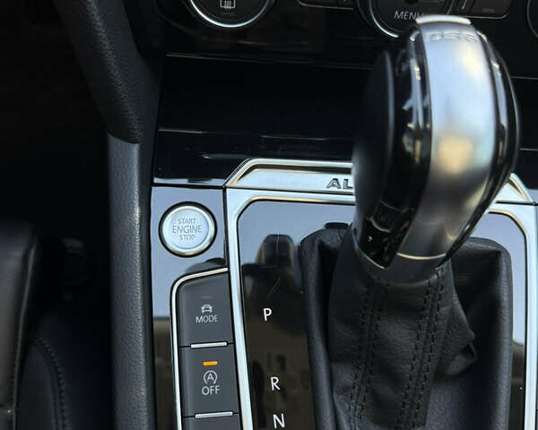 Білий Фольксваген Пассат Альтрак, об'ємом двигуна 2 л та пробігом 176 тис. км за 26500 $, фото 35 на Automoto.ua