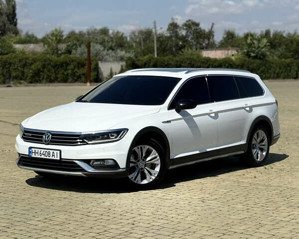 Білий Фольксваген Пассат Альтрак, об'ємом двигуна 2 л та пробігом 176 тис. км за 26500 $, фото 3 на Automoto.ua