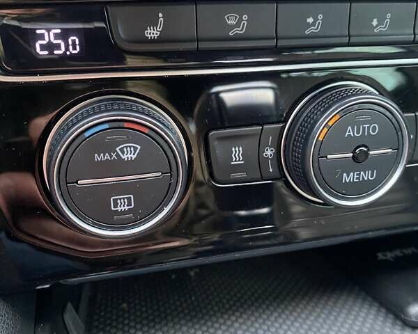 Белый Фольксваген Пассат Альтрак, объемом двигателя 1.97 л и пробегом 255 тыс. км за 22000 $, фото 10 на Automoto.ua