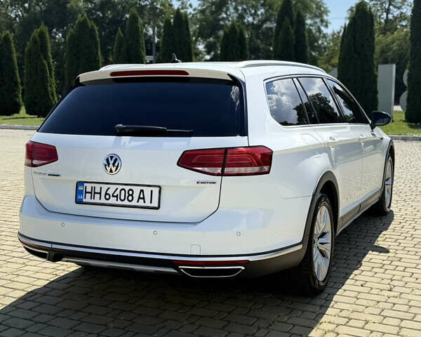 Білий Фольксваген Пассат Альтрак, об'ємом двигуна 2 л та пробігом 176 тис. км за 26500 $, фото 10 на Automoto.ua