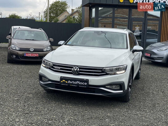 Білий Фольксваген Пассат Альтрак, об'ємом двигуна 1.97 л та пробігом 241 тис. км за 24999 $, фото 102 на Automoto.ua
