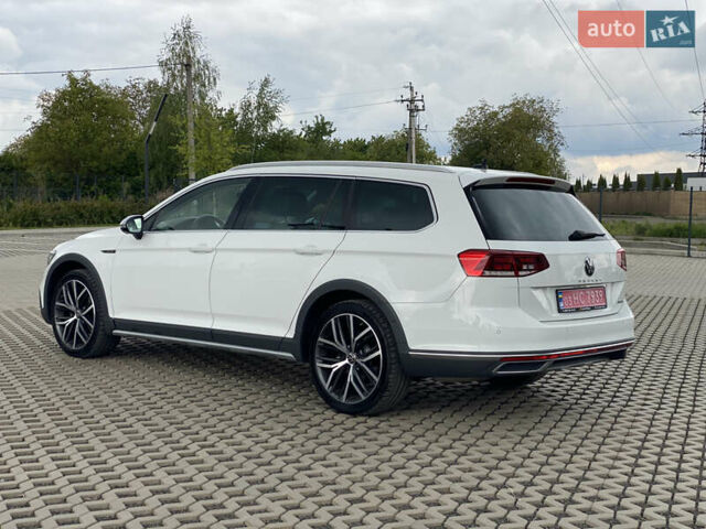 Білий Фольксваген Пассат Альтрак, об'ємом двигуна 1.97 л та пробігом 241 тис. км за 24999 $, фото 22 на Automoto.ua