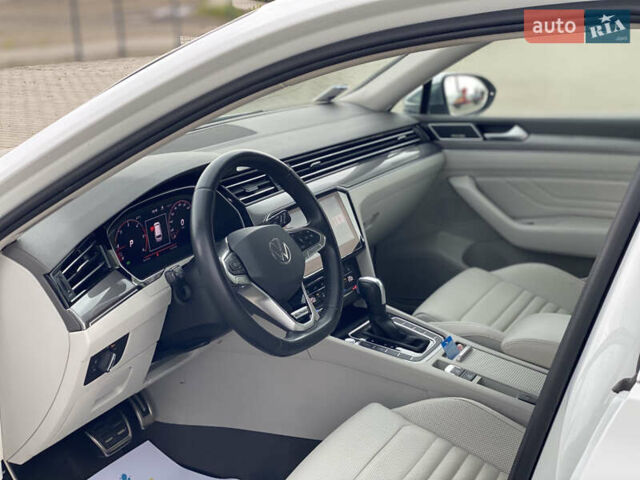 Білий Фольксваген Пассат Альтрак, об'ємом двигуна 1.97 л та пробігом 241 тис. км за 24999 $, фото 46 на Automoto.ua