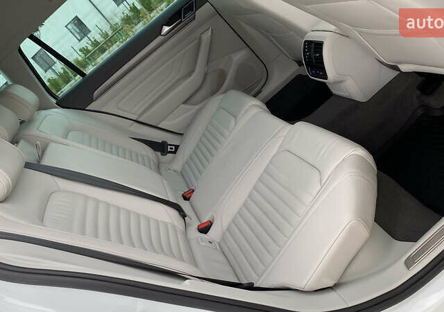 Білий Фольксваген Пассат Альтрак, об'ємом двигуна 1.97 л та пробігом 241 тис. км за 24999 $, фото 77 на Automoto.ua