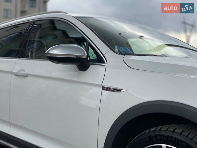 Білий Фольксваген Пассат Альтрак, об'ємом двигуна 1.97 л та пробігом 241 тис. км за 24999 $, фото 18 на Automoto.ua