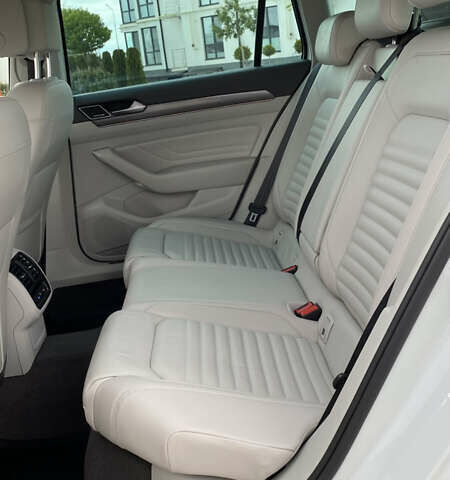 Білий Фольксваген Пассат Альтрак, об'ємом двигуна 1.97 л та пробігом 241 тис. км за 24999 $, фото 85 на Automoto.ua