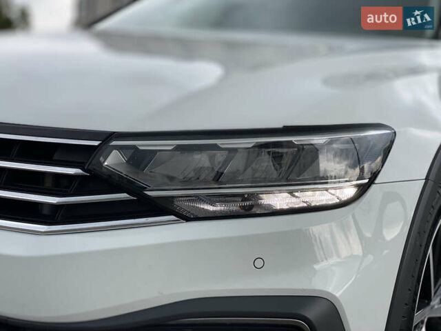 Білий Фольксваген Пассат Альтрак, об'ємом двигуна 1.97 л та пробігом 241 тис. км за 24999 $, фото 17 на Automoto.ua