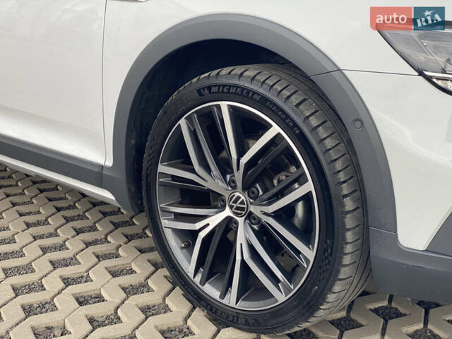 Білий Фольксваген Пассат Альтрак, об'ємом двигуна 1.97 л та пробігом 241 тис. км за 24999 $, фото 13 на Automoto.ua